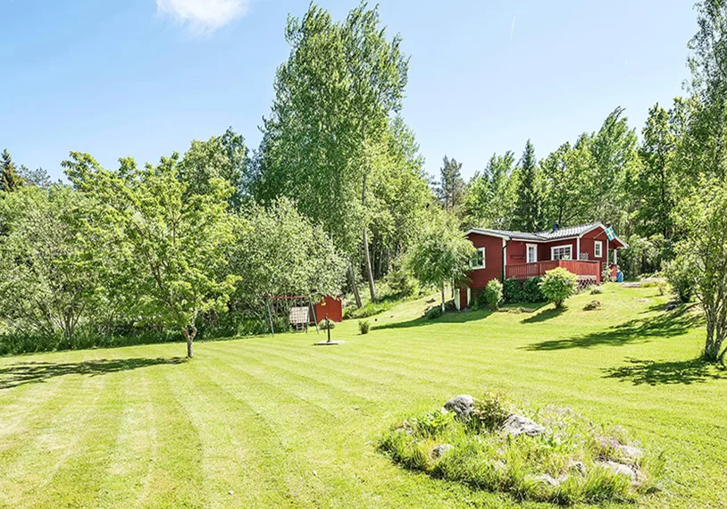 Anlaggning av grasmatta hustomt Jarfalla Kallhall 1