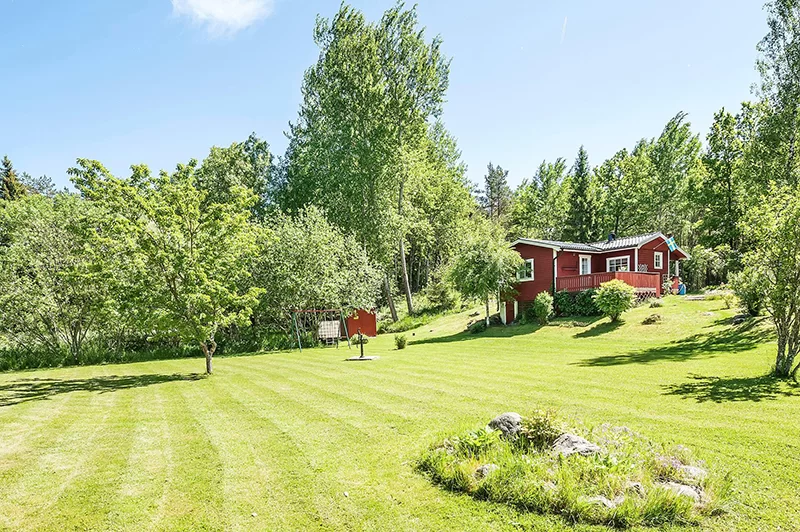 Anlaggning av grasmatta hustomt Jarfalla Kallhall